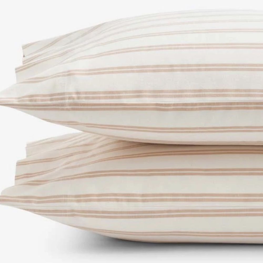 The Company Store Classic Cotton Percale Pillowcase Set King in Gold Stripe. NWT